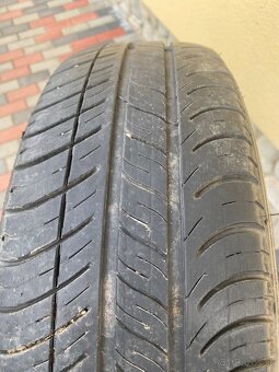 Predam pneumatiky Michelin 185/65 R15 hĺbka dezénu 5mm - 2