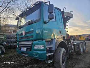 Lesovoz Tatra phoenix 460 6x6. - 2