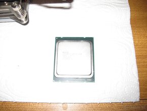 Procesor Intel Xeon E5-1620+chladič - 2