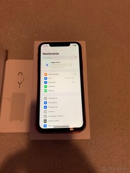 Predám iPhone 11 64gb.z novov batériou. - 2