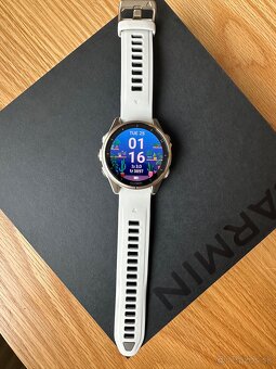 Garmin Fenix 8- 43mm, AMOLED - 2