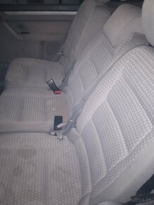 predam sedacky do vw touran 2004 - 2