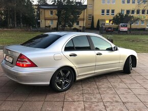 Mercedes Benz C200 - 2