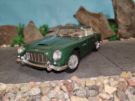 prodám model 1:18 aston martin DB5 autoart - 2