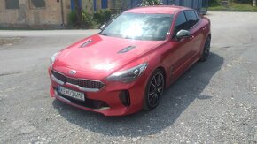 Stinger 3.3 gt 272kw 2017 - 2