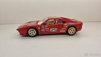 1:18 FERRARI GTO No. 25 - 2