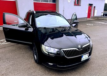 Škoda Superb combi 2.0 TDI DSG 4x4 Elegance - 2