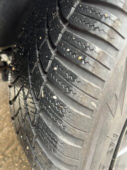 Bridgestone 235/45r17 zimné - 2