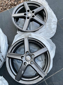 ALU disky Dezent graphite 6.5x17 5x114.3 ET45 (Toyota CHR) - 2