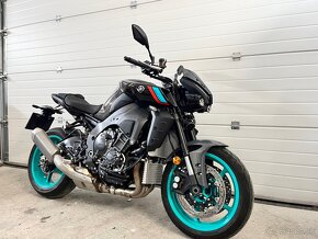 Yamaha mt10 2023 - 2