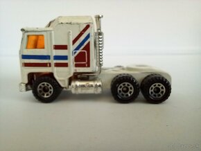 MATCHBOX CONVOY - KENWORTH - POZRI DETAILNÉ FOTO - 2