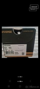 Converse nosene vid foto - 2