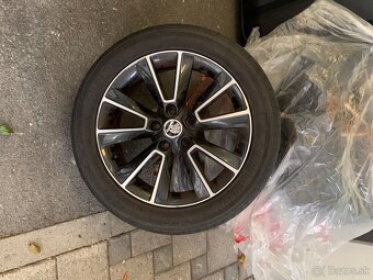 Letna sada original skoda 5x112 225/50 R17 - 2