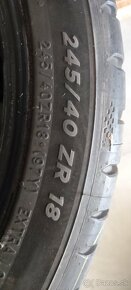 Pneu 245/40 R18 - 2