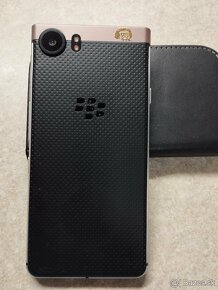 BlacBerry KeyOne - 2