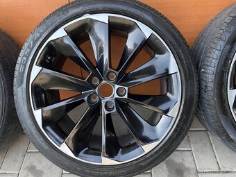 SUPERNOVA  orig.skoda Superb3V  5x112  8j x19   ET 44 VW 235 - 2