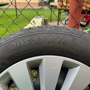 205/55 r16 zimné kolesá komplet (pneu,disk,puklica) škoda - 2