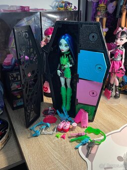 Monster high neon frights Ghoulia - 2