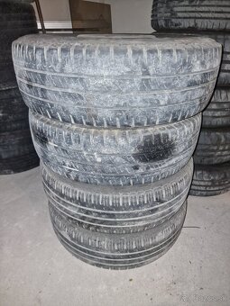 Predám letné pneu.na diskoch 215/70 r15 - 2