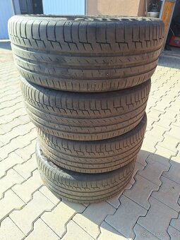 Pneu 225/50 r18 - 2