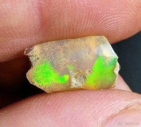 Drahý opál 3.60cts WELO ETIOPIA - 2