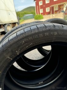 Continental 225/45 R19 - 2