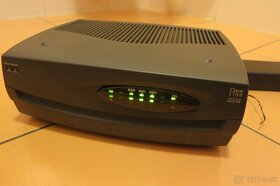 Predam Cisco router 1751 s modulmi. - 2