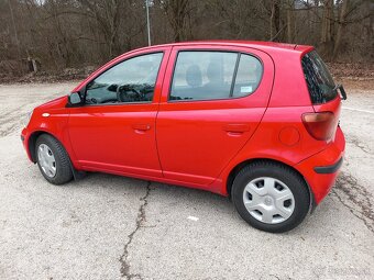 Predám toyotu yaris 1.0 48kw r.v 2005 - 2