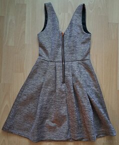 fialové šaty, v. S - 2