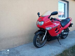 Suzuki GSXF - 2