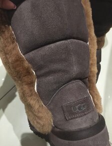 UGG - 2