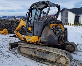 Rozpredám bager JCB 8065 - 2