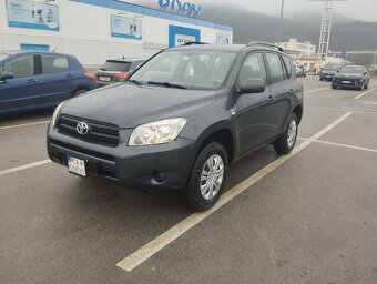 Predam toyota rav4 2.2 D-4D 4x4 - 2