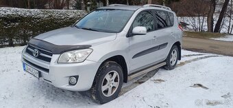 Toyota RAV4 2.2l D-4D 150 Lux Top stav Kúpené v SR - 2