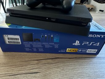 PS4 Slim 500GB + 2 ovládače - 2