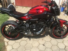 Yamaha mt 07 akrapovic - 2