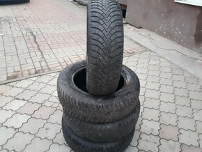 Predam preumatiky 215/65r17 zimne - 2