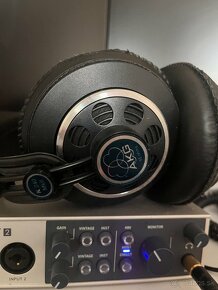 Universal audio volt 2 a AKG K 250 MkII - 2