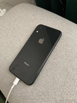 Predám IPhone XR - 2