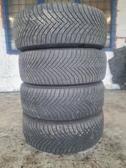 235/55 R18 - 2