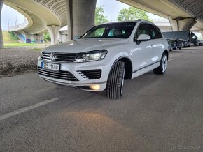 Volkswagen Touareg 4.2 TDi R-LINE 2015 - 2
