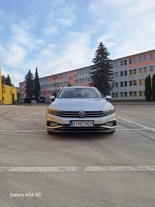 Volkswagen Passat Variant 2.0 TDI EVO Business DSG - 2