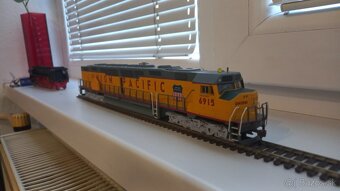 Dieslova lokomotiva Union Pacific 6915 Bachmann HO digital - 2