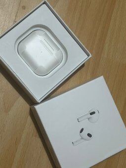 airpods 2. a 3. generácie - 2