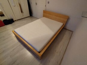 Manželská posteľ Ikea Malm + rošt + matrac - 2