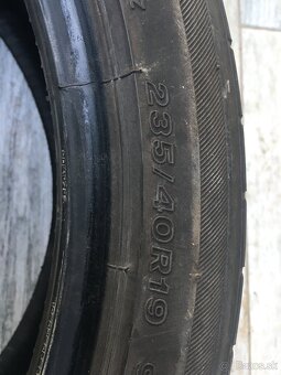 Bridgestone letne pneu 235/40 R19 - 2