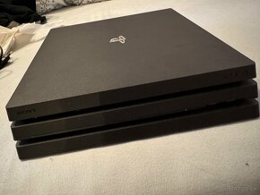 PS4 pro 1TB - 2