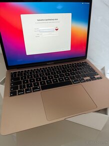 Predám MacBook 13” 2020 256GB - 2