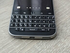 BlackBerry Classic - 2