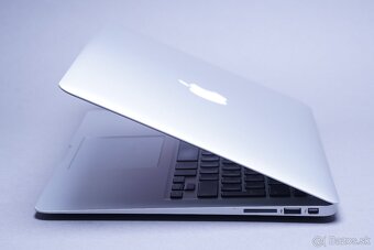 ZÁRUKA/Macbook Air 13.3"/I5 1.3GHZ/4GB RAM/128GBSSD/CZ - 2